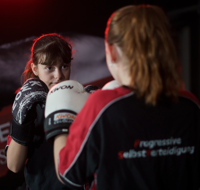 jugendkickboxen image jugendkickboxen Kinder und Jugend Training
