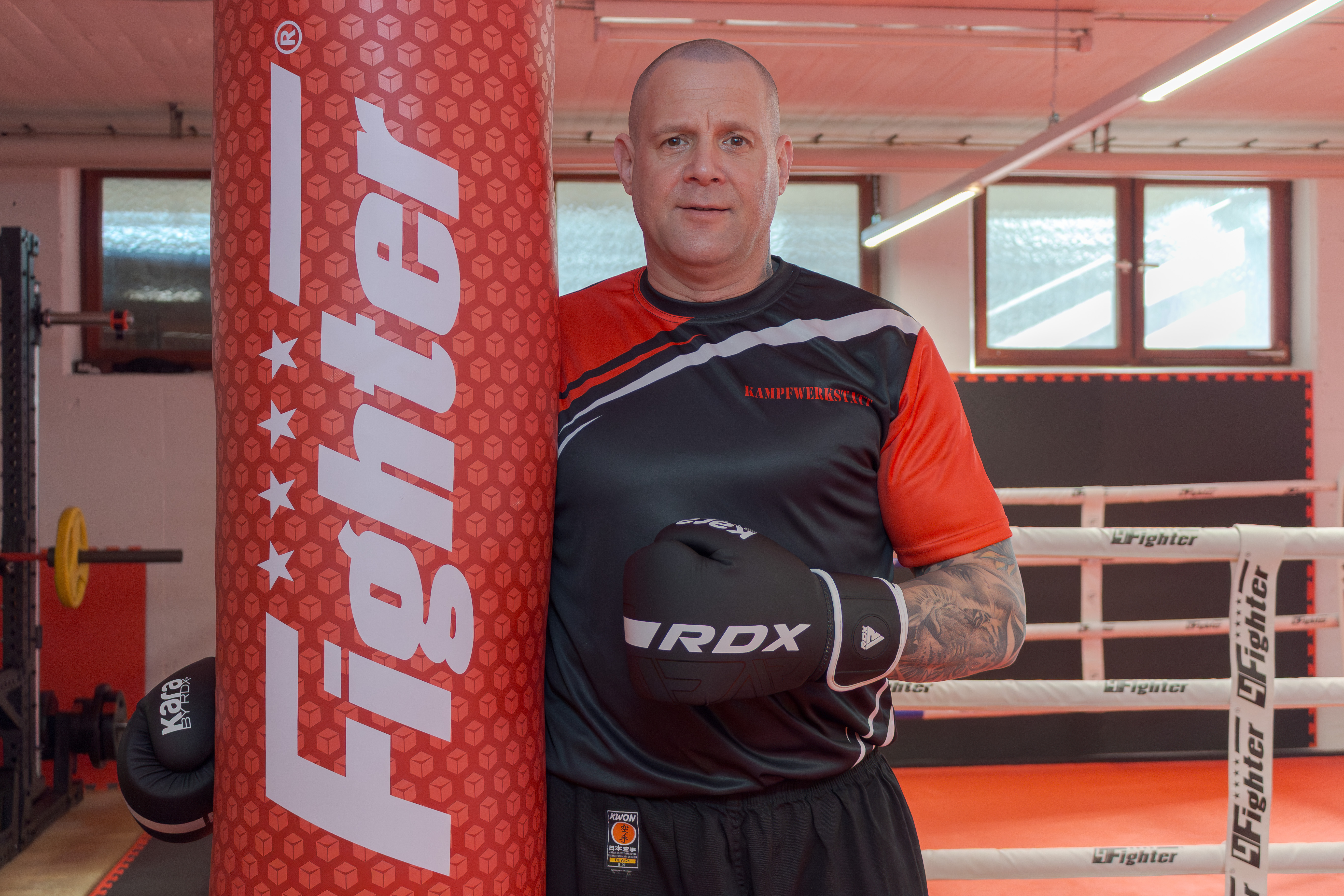 uwehome3 image uwehome3 Akademie für Selbstverteidigung & Kickboxen Weinstadt